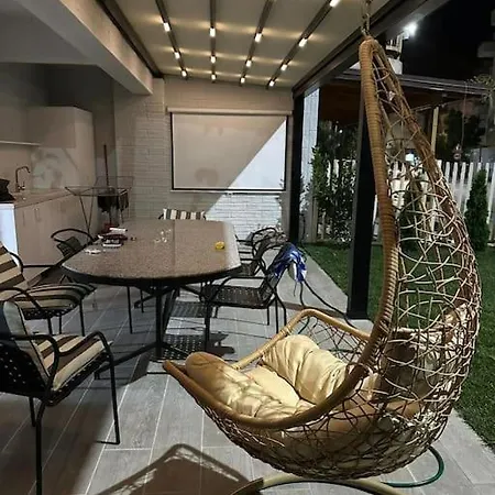 Tedi's Garden * Golem (Tirana)